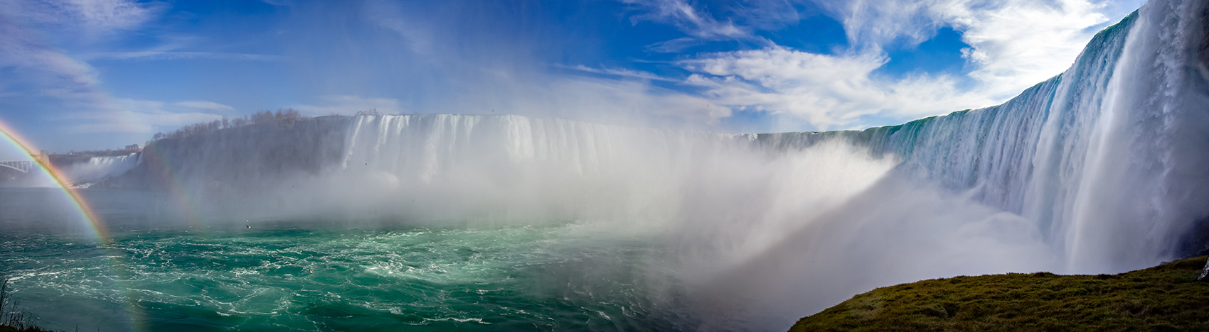Photo of Niagara Falls, area served by Trailways Canada
